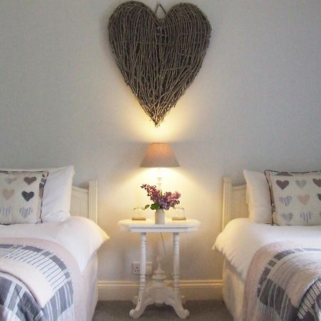 Lobhill Farmhouse Bed And Breakfast And Self Catering Accommodation Okehampton Exterior foto