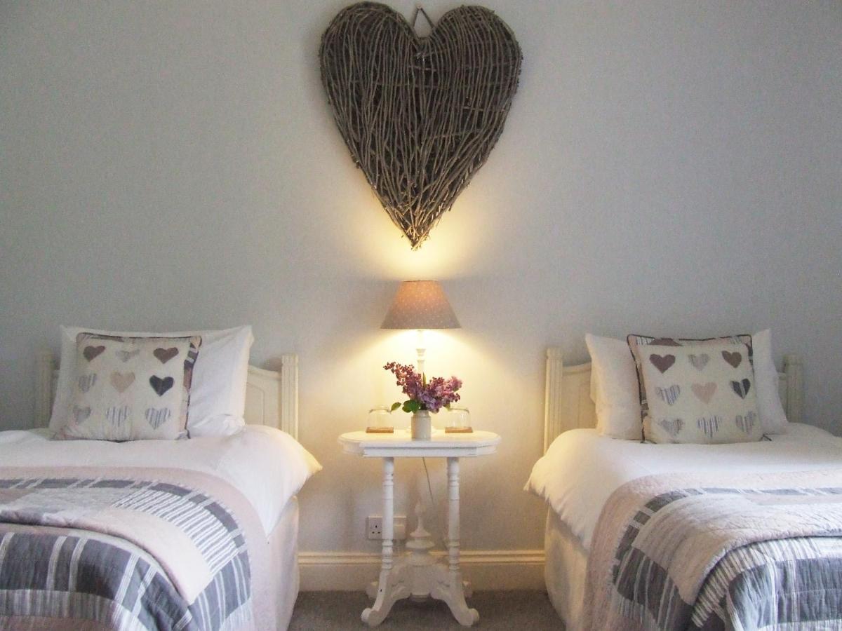 Lobhill Farmhouse Bed And Breakfast And Self Catering Accommodation Okehampton Exterior foto