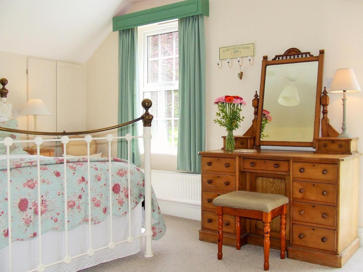Lobhill Farmhouse Bed And Breakfast And Self Catering Accommodation Okehampton Exterior foto