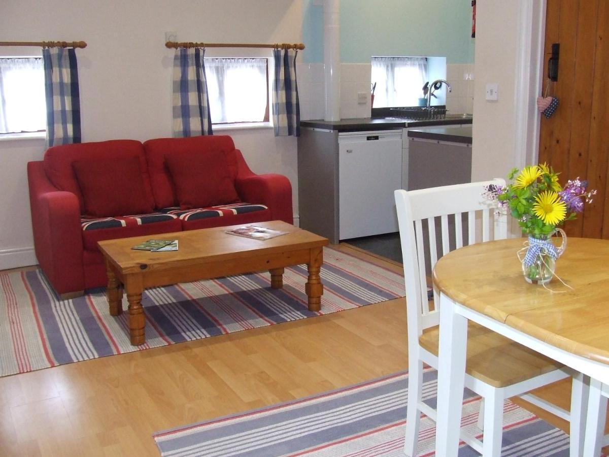 Lobhill Farmhouse Bed And Breakfast And Self Catering Accommodation Okehampton Exterior foto